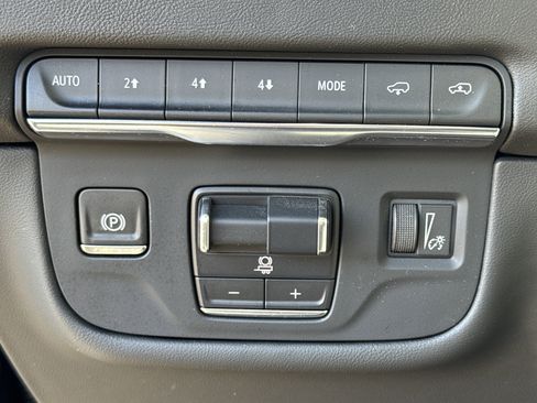 Used 2025 Cadillac Escalade Premium Luxury w/ Touring Package image 20