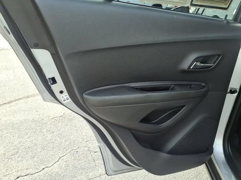 Used 2020 Chevrolet Trax LS w/ Tint and Cruise Package FWD image 17