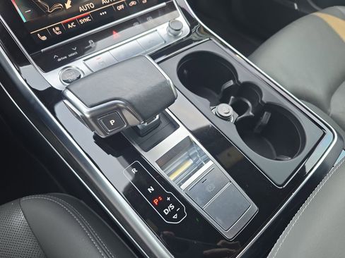 Used 2021 Audi Q8 Prestige w/ Prestige Package AWD/4WD image 25