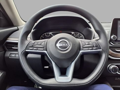 Certified 2025 Nissan Altima 2.5 SV FWD image 15