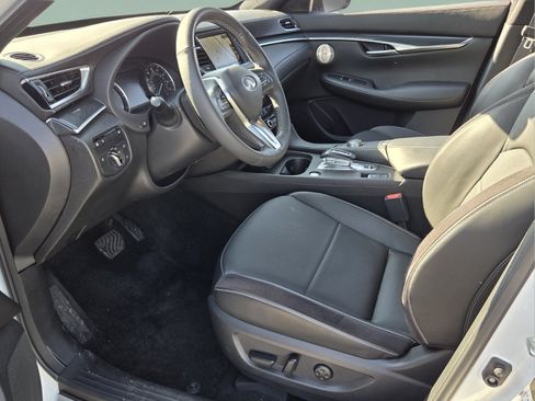 Used 2023 INFINITI QX50 Sport FWD image 12