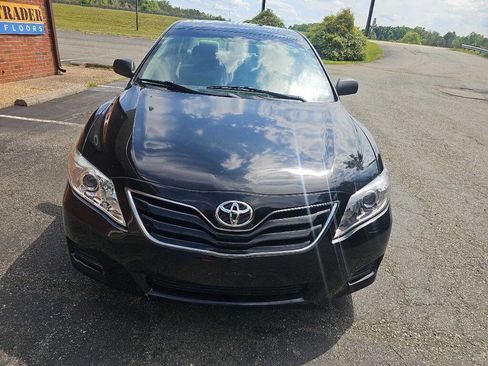 Used 2010 Toyota Camry LE FWD image 4