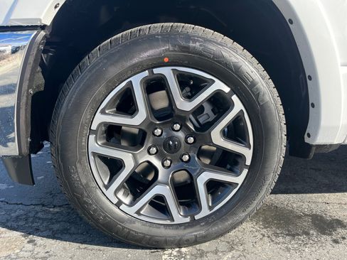 New 2026 RAM 1500 Laramie AWD/4WD image 10