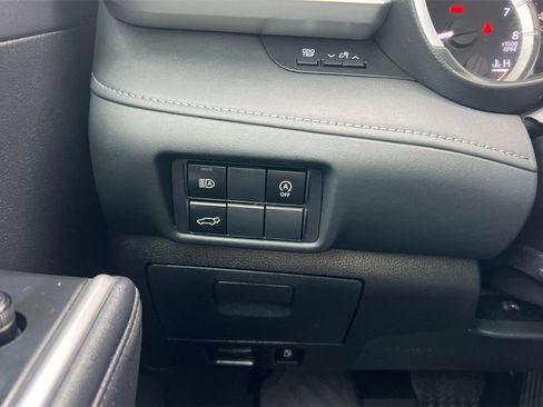 Certified 2024 Toyota Highlander XSE image 31