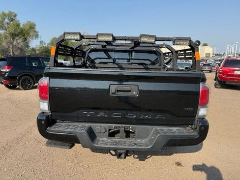 Used 2021 Toyota Tacoma TRD Off-Road w/ Technology Package AWD/4WD image 5