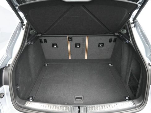 Certified 2025 Porsche Macan AWD/4WD image 26