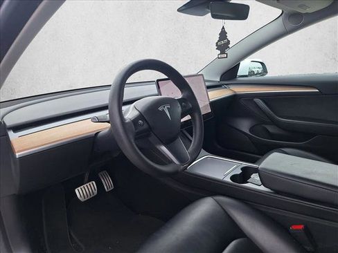Used 2021 Tesla Model 3 Performance image 9