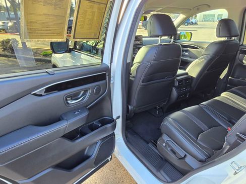 Used 2025 Honda Pilot EX-L image 15