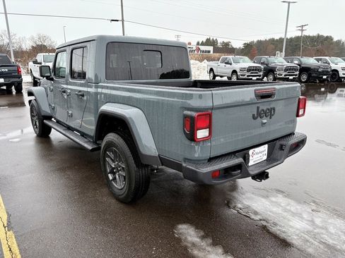 New 2026 Jeep Gladiator Sport image 3