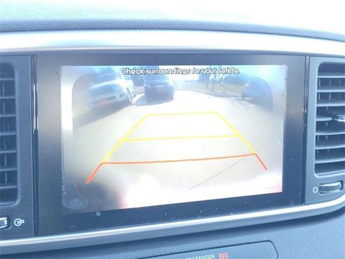 Used 2020 Kia Sportage LX image 24