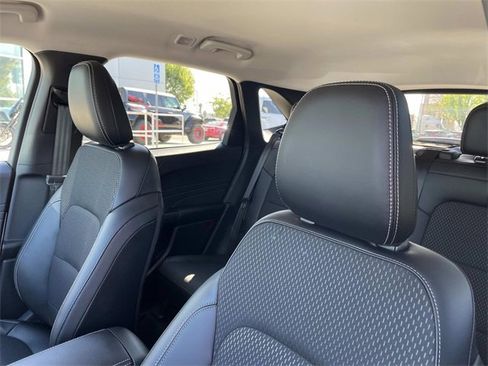 New 2025 Ford Escape SE image 18