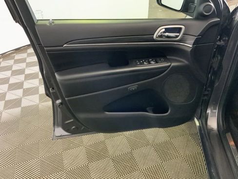 Used 2019 Jeep Grand Cherokee Limited AWD/4WD image 26