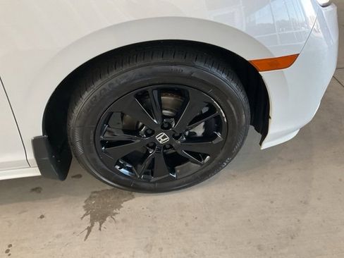 Certified 2023 Honda Odyssey Sport image 27