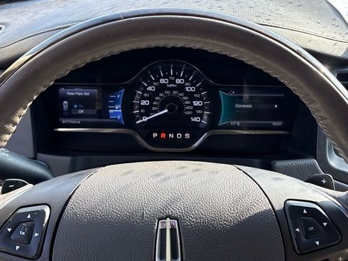 Used 2015 Lincoln MKS image 17