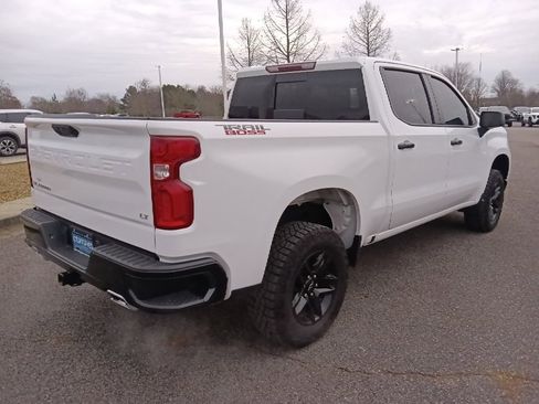 Used 2024 Chevrolet Silverado 1500 LT Trail Boss w/ Convenience Package II image 3