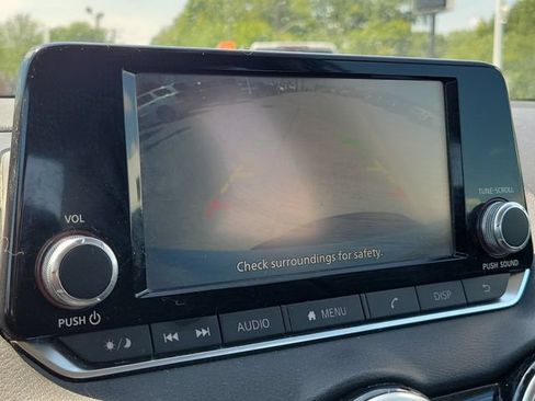 Used 2024 Nissan Sentra S FWD image 26