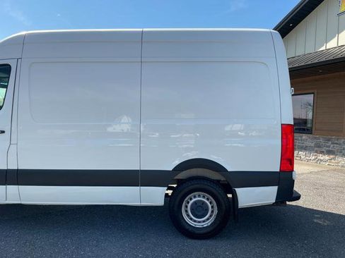 Used 2019 Mercedes-Benz Sprinter 2500 image 3