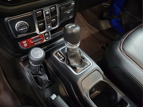 Used 2024 Jeep Wrangler Unlimited Rubicon AWD/4WD image 16