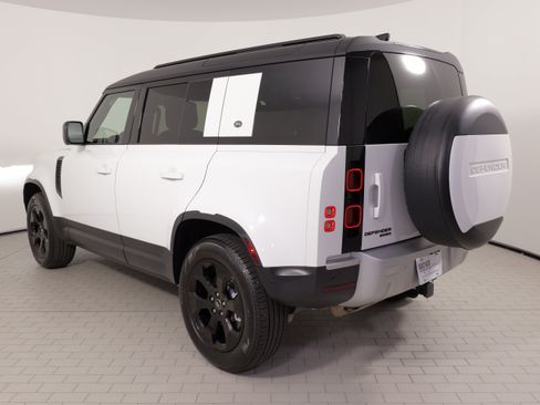 Used 2020 Land Rover Defender 110 HSE AWD/4WD image 12