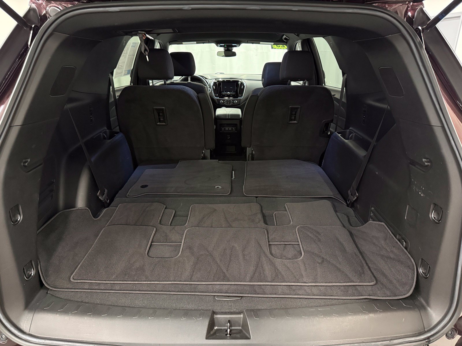 Used 2023 Chevrolet Traverse LT FWD image 5