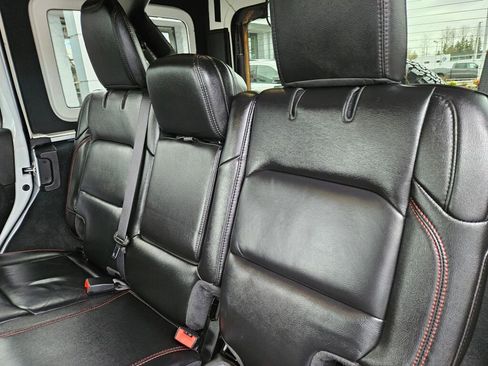 Used 2022 Jeep Wrangler Unlimited Rubicon w/ LED Lighting Group image 15