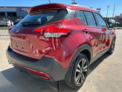 Used 2020 Nissan Kicks SR FWD image 6