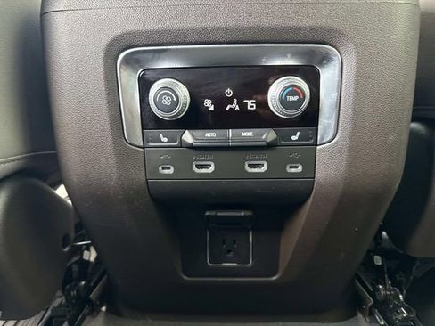 Used 2021 GMC Yukon SLT w/ SLT Premium Package RWD image 19