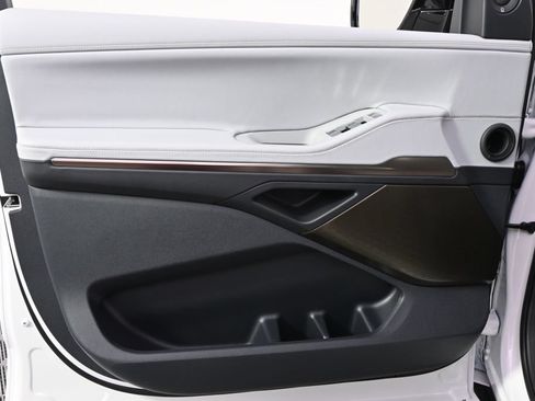 New 2026 Lincoln Navigator Black Label AWD/4WD image 22