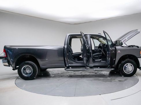 Used 2020 RAM 3500 Big Horn w/ Level 1 Equipment Group image 14