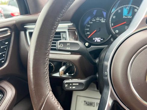 Used 2017 Porsche Macan Turbo image 38