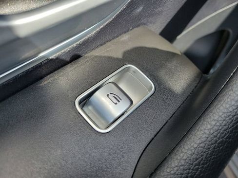 Used 2024 Mercedes-Benz GLS 450 4MATIC image 15
