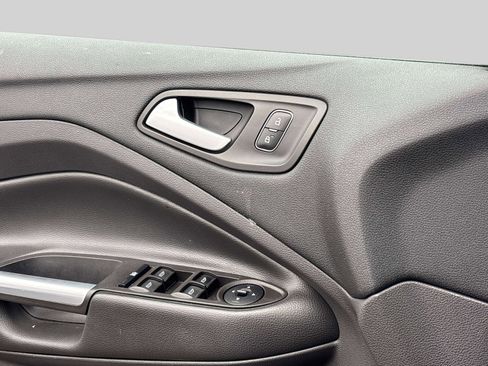 Used 2018 Ford Escape SE w/ SE Sync 3 Package image 16