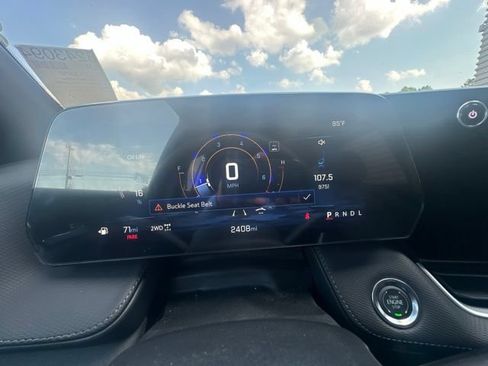 Used 2025 Chevrolet Equinox LT AWD/4WD image 12