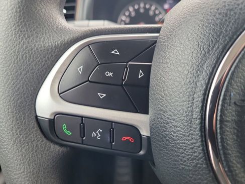 Used 2023 Jeep Renegade Latitude image 24