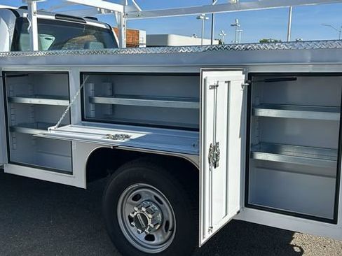 New 2026 Ford F350 XL w/ XL Chrome Package RWD image 7
