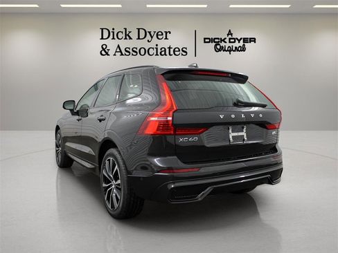 Certified 2024 Volvo XC60 B5 Plus w/ Climate Package image 4