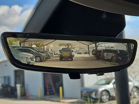 Used 2023 Buick Envision Avenir image 13