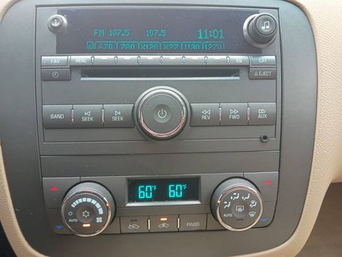 Used 2011 Buick Lucerne CXL w/ Driver Confidence Package FWD image 21
