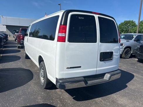 Used 2025 Chevrolet Express 3500 LT w/ LT Preferred Equipment Group RWD image 2