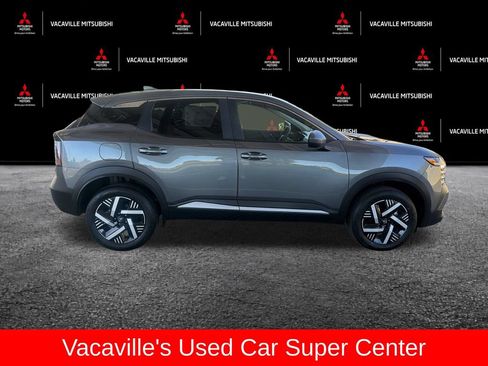 Used 2025 Nissan Kicks SV FWD image 6