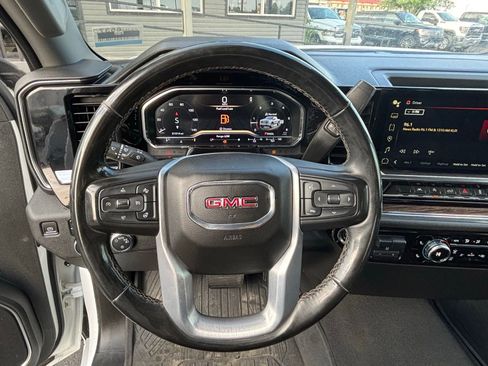 Used 2023 GMC Sierra 1500 SLE w/ X31 Off-Road Package AWD/4WD image 9