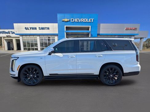 Used 2025 Cadillac Escalade Sport Platinum w/ LPO, ONYX Package AWD/4WD image 12