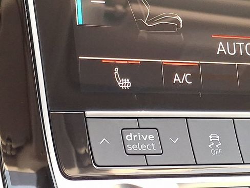 Used 2022 Audi Q7 3.0T Premium w/ Convenience Package image 24