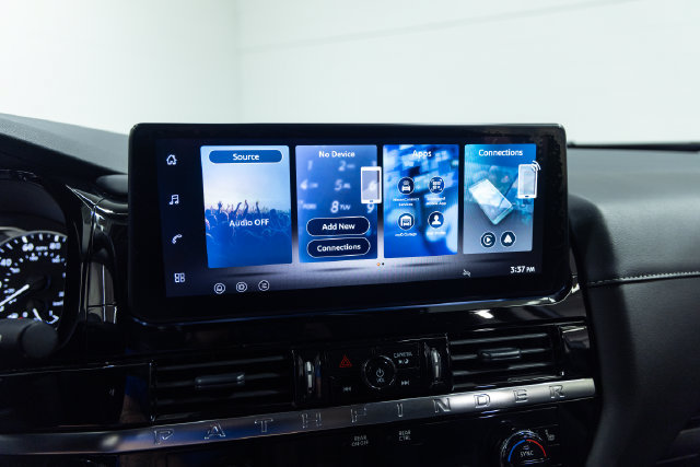 Used 2026 Nissan Pathfinder SV FWD image 15