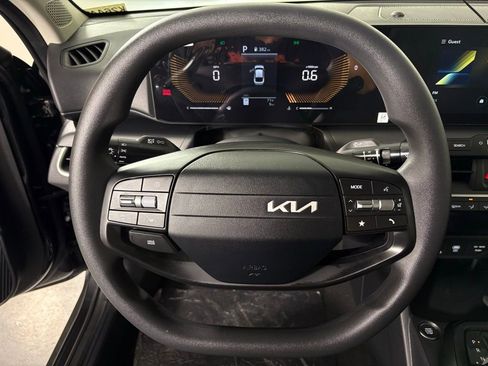 New 2026 Kia K4 LXS image 18