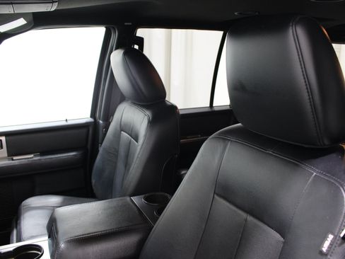 Used 2015 Ford Expedition EL XLT w/ Equipment Group 202A AWD/4WD image 4