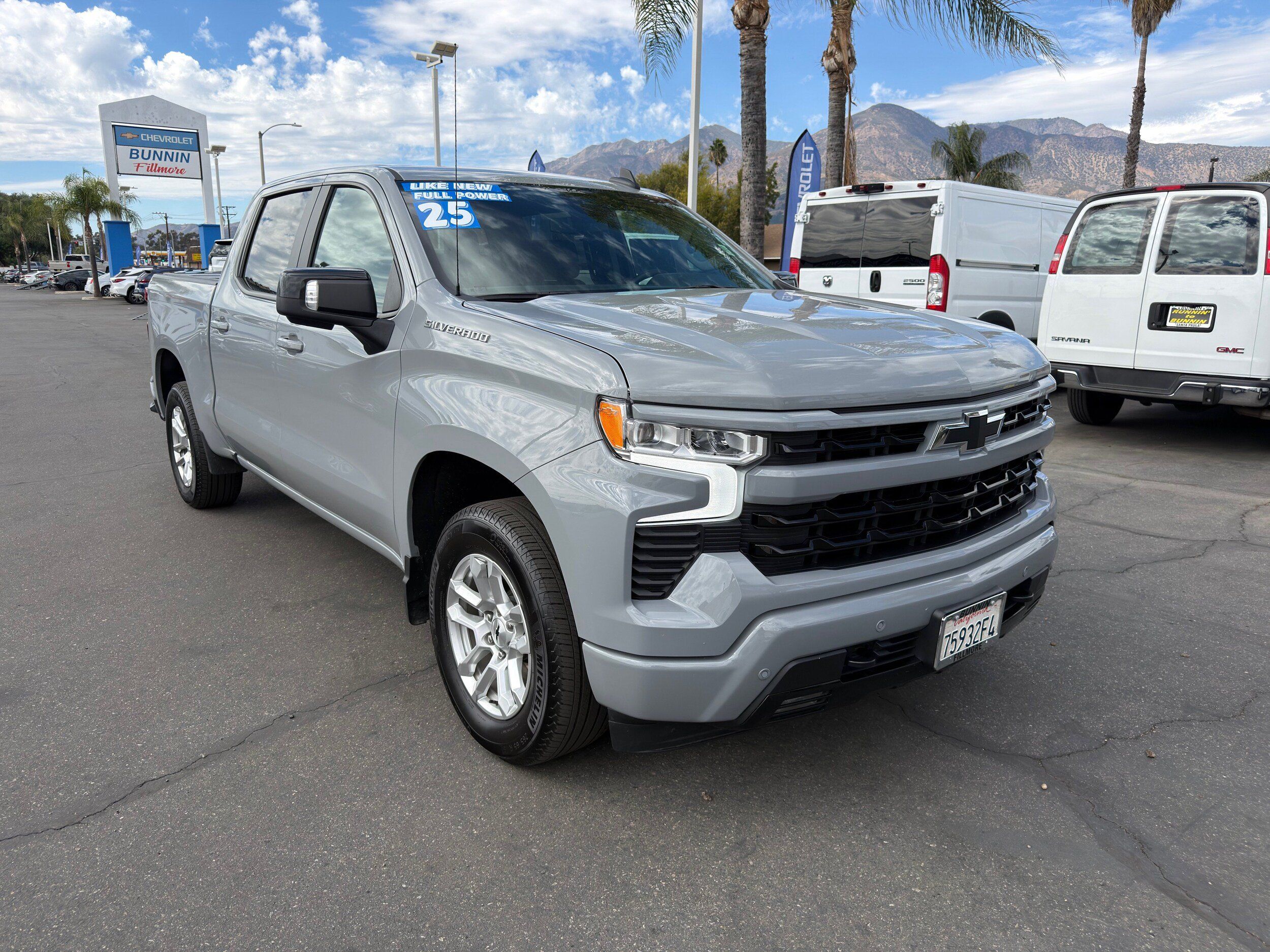 Used 2025 Chevrolet Silverado 1500 RST w/ Convenience Package II RWD image 2