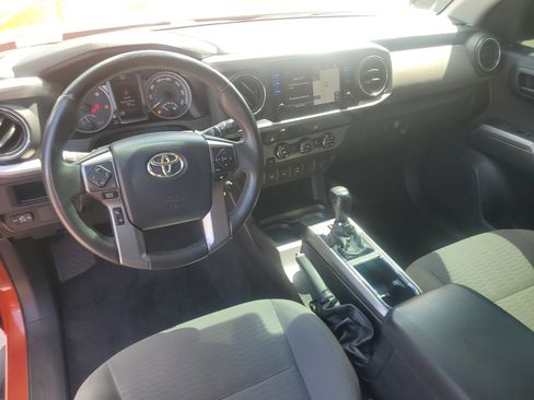 Used 2017 Toyota Tacoma SR5 w/ Tow Package RWD image 14