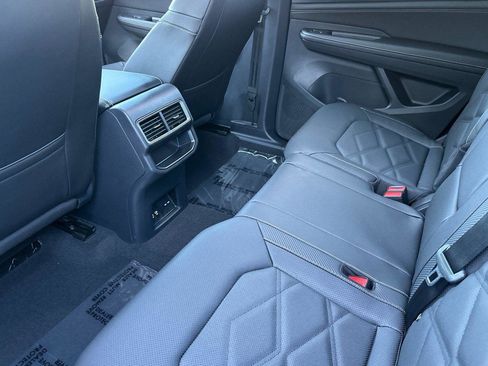 New 2026 Volkswagen Atlas Cross Sport SE image 11