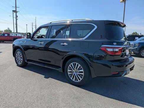 Used 2023 Nissan Armada SL w/ Captain's Chairs Package image 6